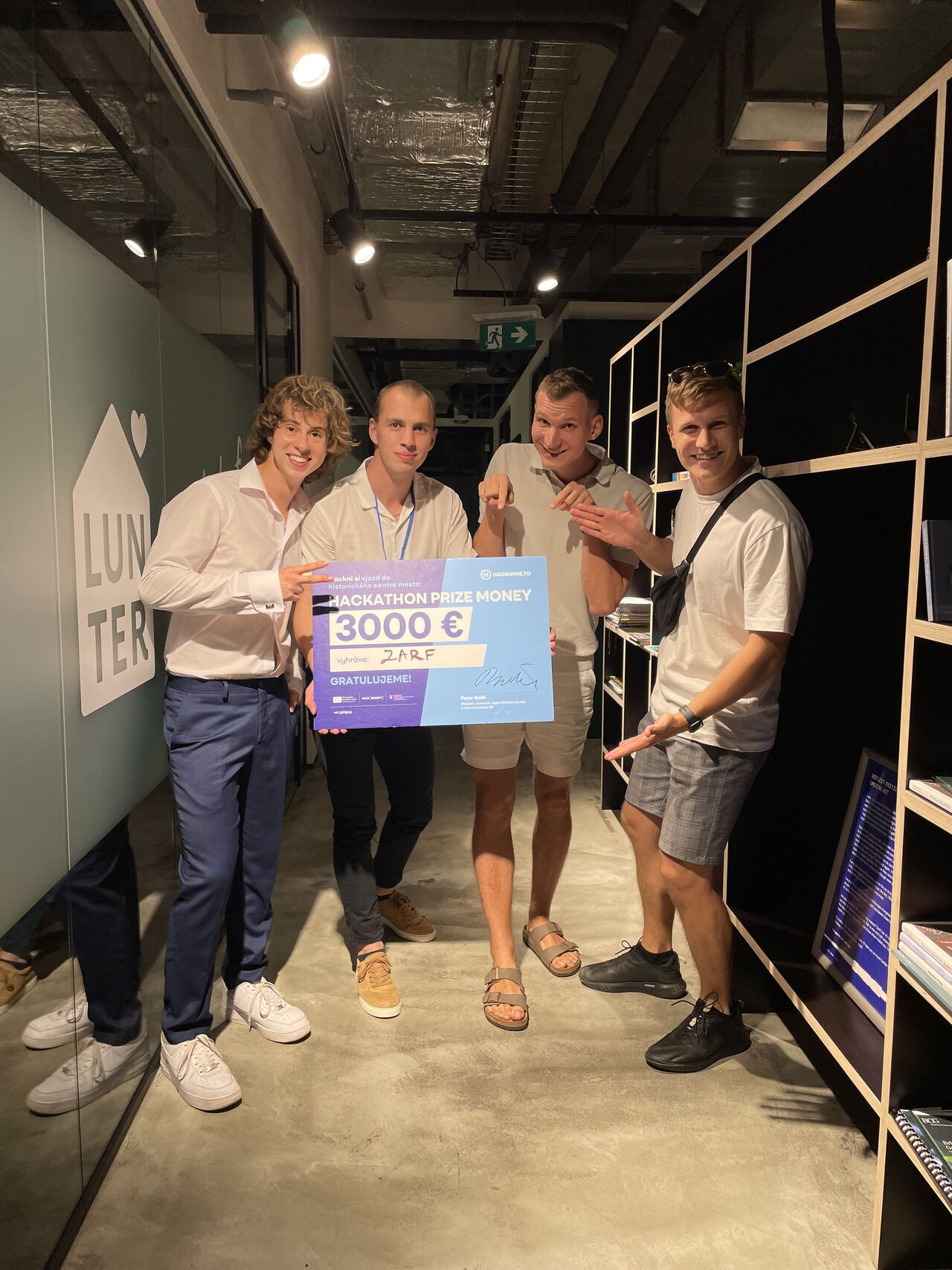 Víťazný tím ZARF na hackathone o vjazde do historického centra